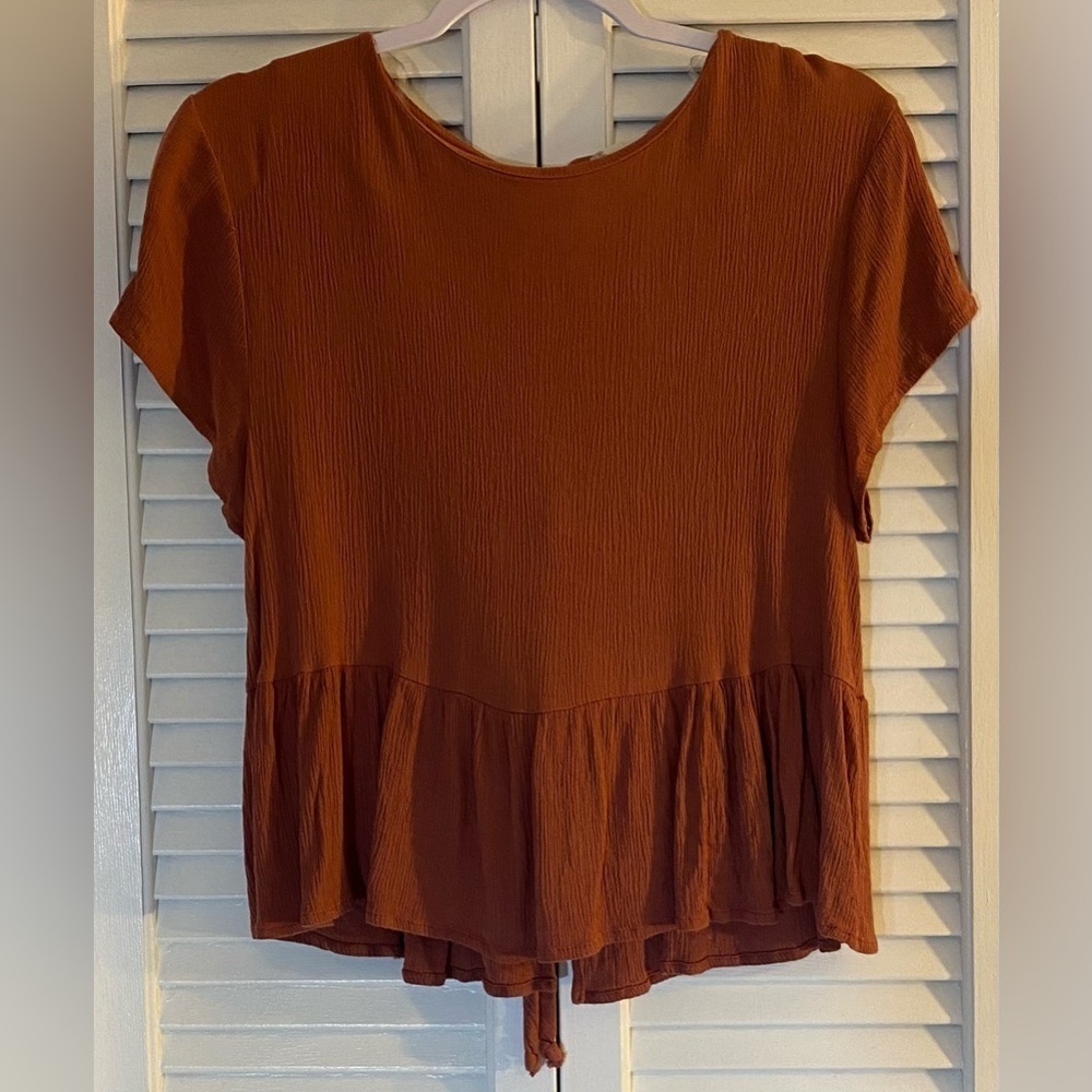 Altar’d State Burnt Orange Short Sleeve Peplum Top w/Tie Back Detail, Size XS